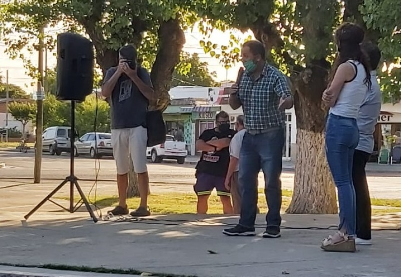 Tensa asamblea en Loma Negra con la presencia de Emilio Vitale